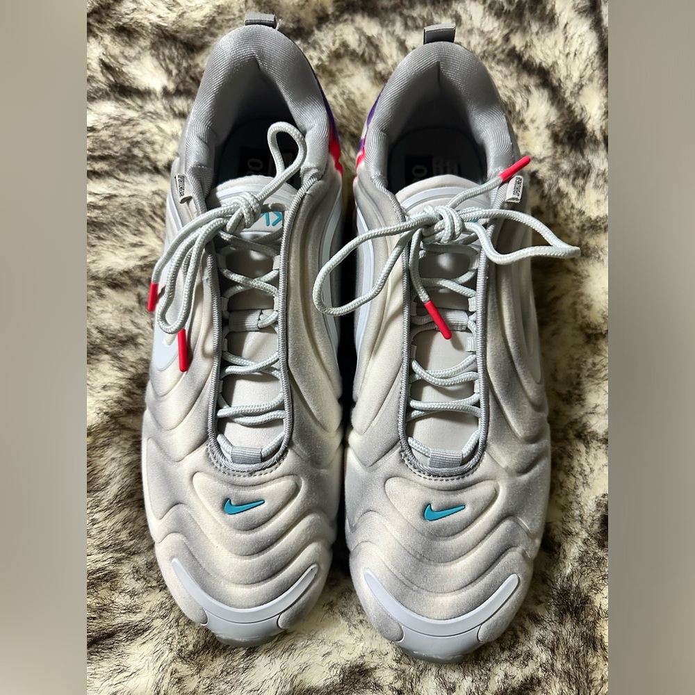 Nike Mens Air Max 720 Sneakers